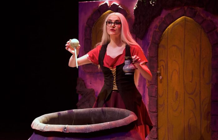 La Bruja Petrina en CEIP María Moliner - El Gato Garabato